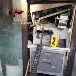 Assaltano il bancomat, ma fanno cilecca