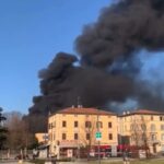 Incendio in fabbrica dismessa