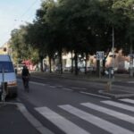 Evade dai domiciliari e scippa una donna