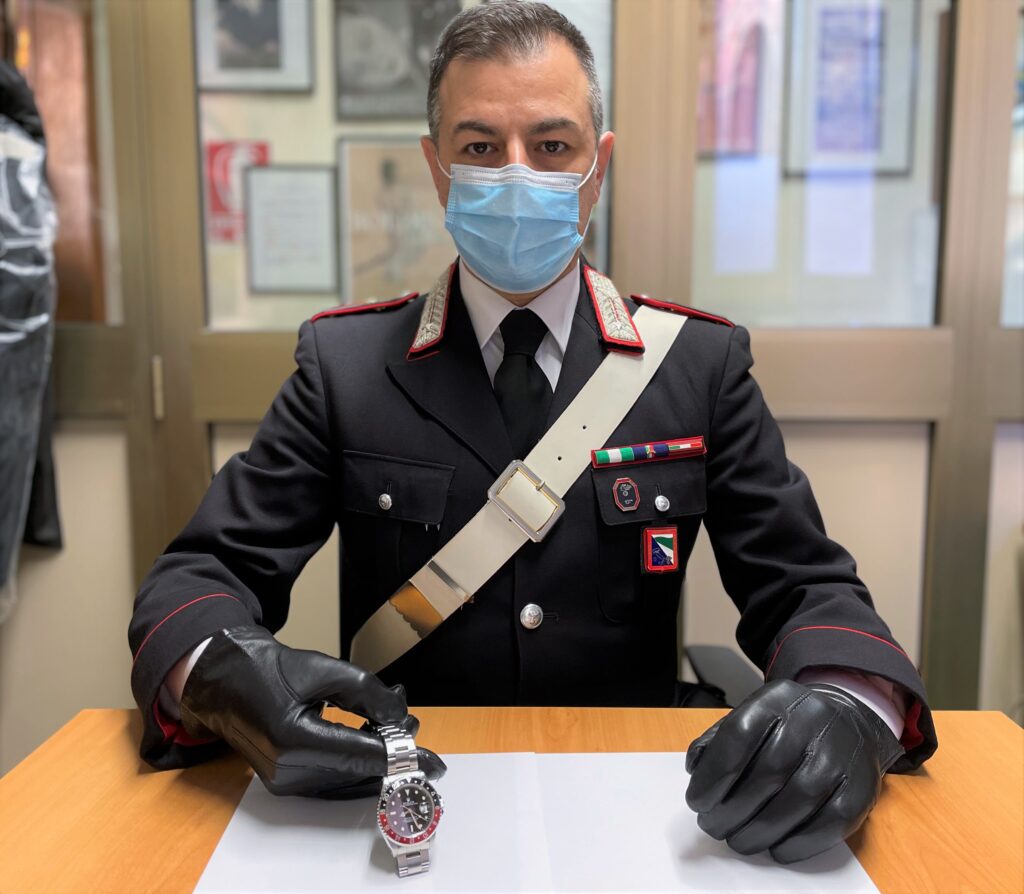 Rapinatore di Rolex ‘tradito’ dal sangue