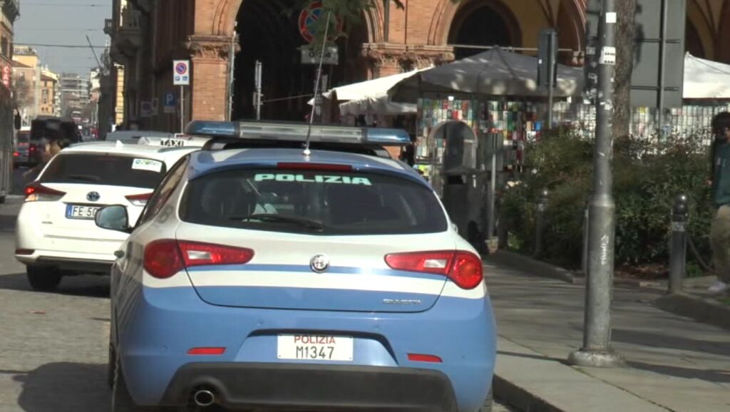 Spray urticante in faccia per la precedenza al bancomat, denunciata 63enne