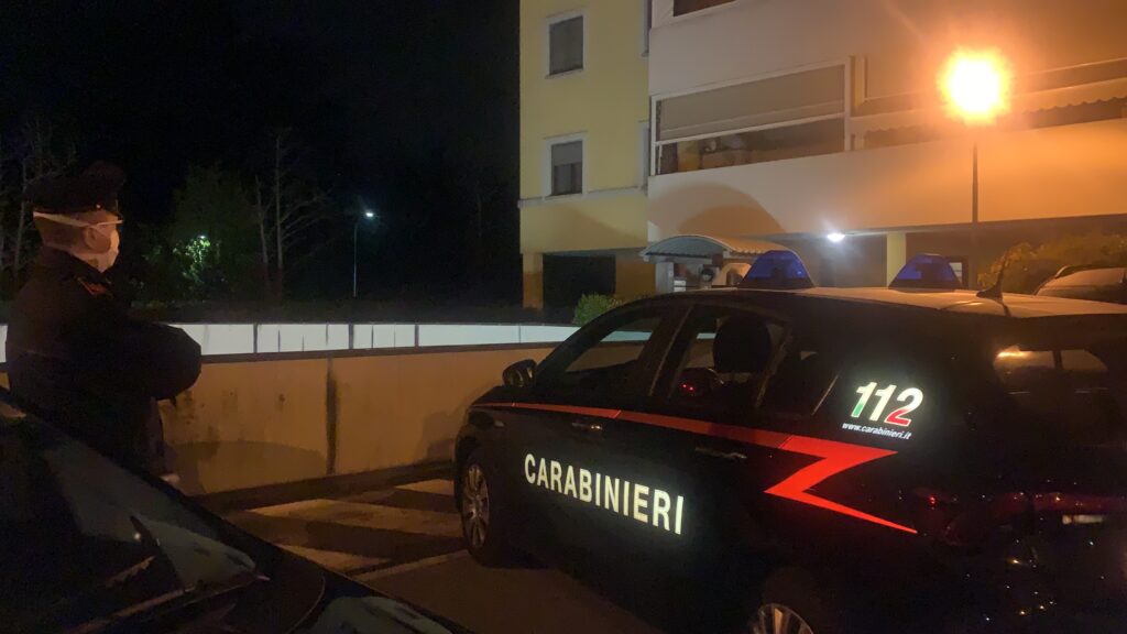 Omicidio a Casalecchio, figlio avvelena i genitori e uccide il patrigno