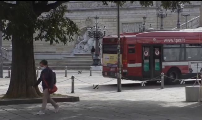 Verificatore Tper aggredito in piazza XX Settembre