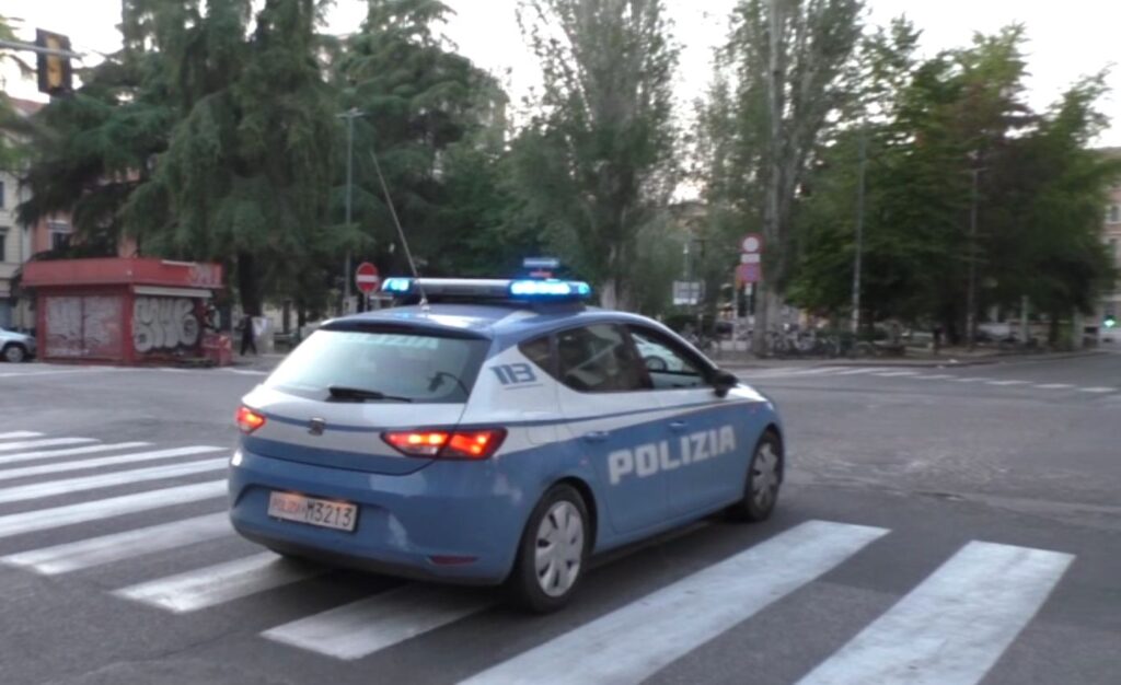 Accoltellato durante un lite in piazza dell’Unità