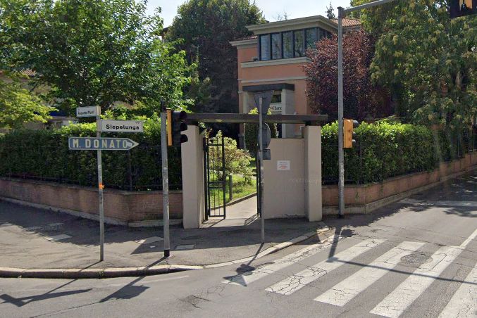 Rissa fra ragazzini in via Siepelunga, sei denunciati