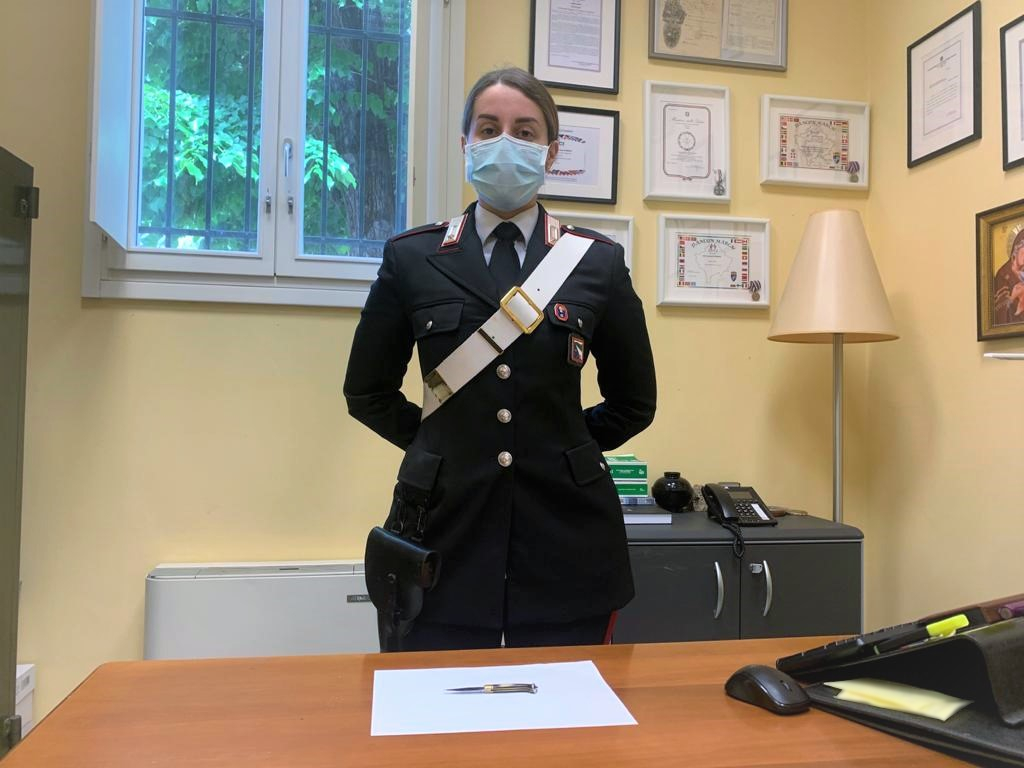 Accoltella vicino di casa dopo lite, denunciato