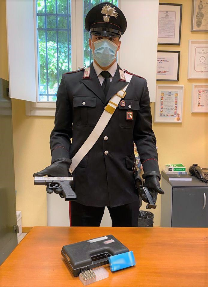 Controlli al Pilastro: 17enne trovato con una pistola giocattolo