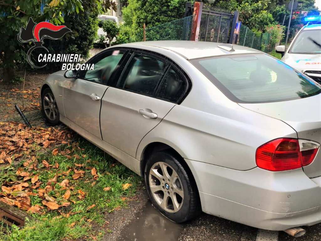 Auto fuori strada a San Giovanni in Persiceto, morto 63enne