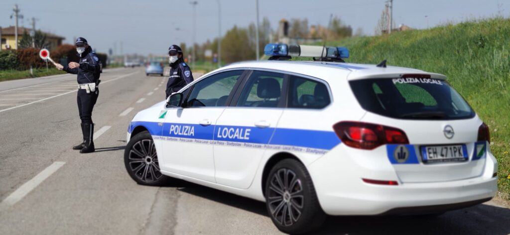Fugge a un controllo e simula furto dell’auto: denunciato