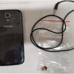 All’esame di guida con auricolare e microfono