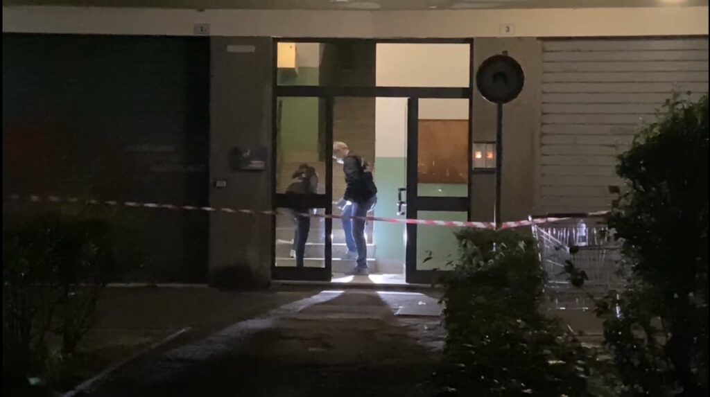 Sparatoria al Pilastro: grave 25enne