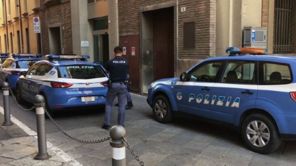 Spazientito per l’attesa, prende a pugni un poliziotto in Questura