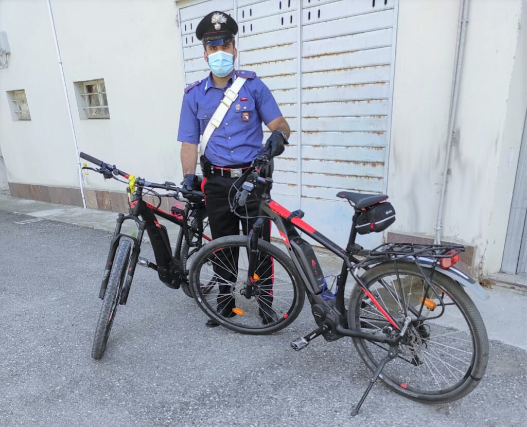 Da bici rubate a spaccio, due arresti dei Cc