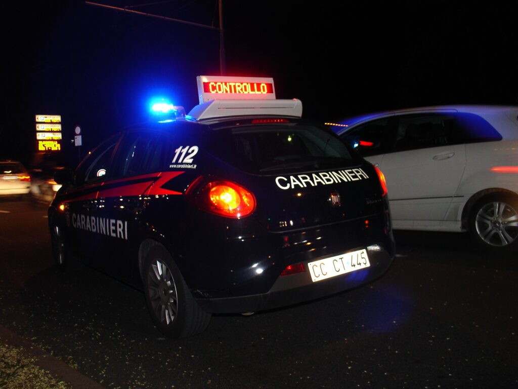 Respinge e minaccia di morte Cc, arrestato ristoratore