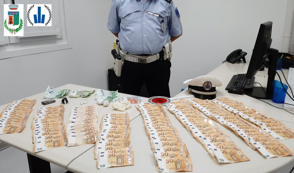 In casa droga e soldi, arrestato in Valsamoggia