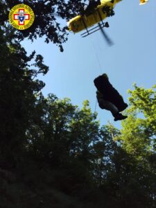 Precipita in una scarpata nell’Imolese, grave 49enne