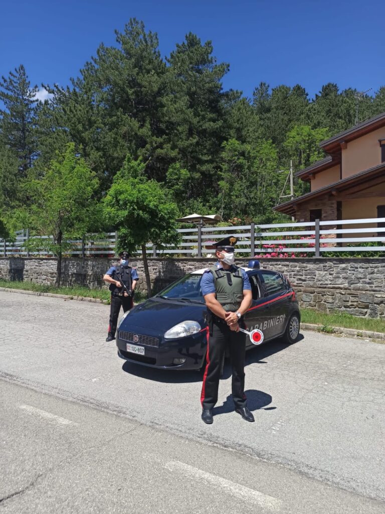 Investe carabiniere mentre scappa da incidente: arrestato