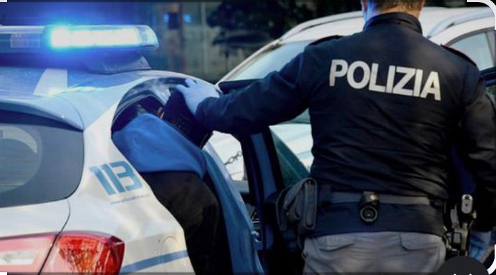 In scooter fa incidente per scappare da polizia, 35enne ferito