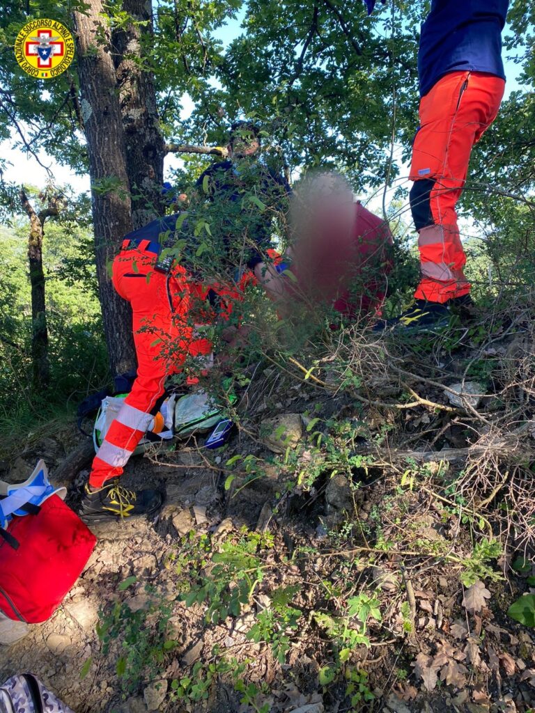 Pescatore si infortuna a Baragazza, interviene il Soccorso Alpino