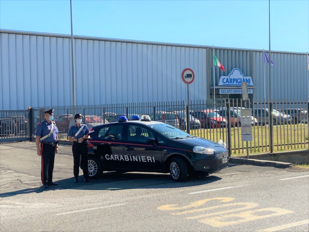 Rubano attrezzature per gelati alla Carpigiani: due arresti