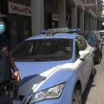 Rifiutano di servire alcolici a due ubriachi, baristi aggrediti