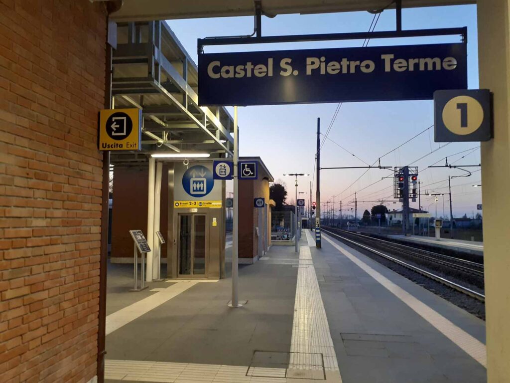 Preso a pugni dopo avere sorpreso un esibizionista su un treno