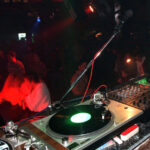 Folla senza mascherine, stop anche al Peter Pan