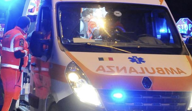 Si schianta con la moto e muore