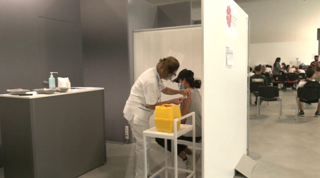 Vaccini: Ausl Bologna, quasi 30mila sms per anticipare la seconda dose