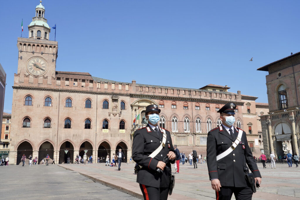 Metà dei lavoratori in nero in un ristorante del centro