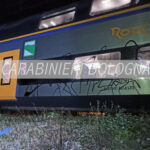 Porretta, imbrattano treno e scappano: 20enne denunciato