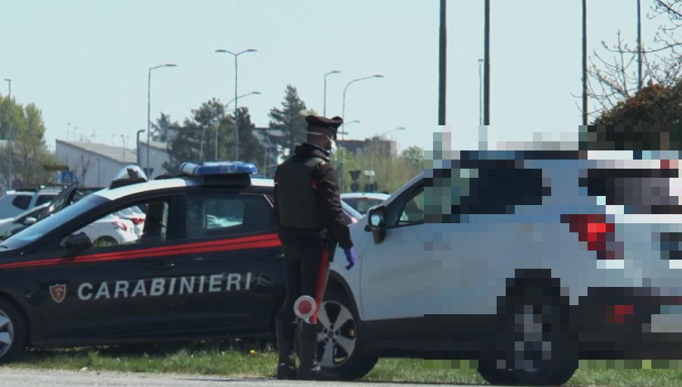 Neopatentato ubriaco aggredisce i carabinieri