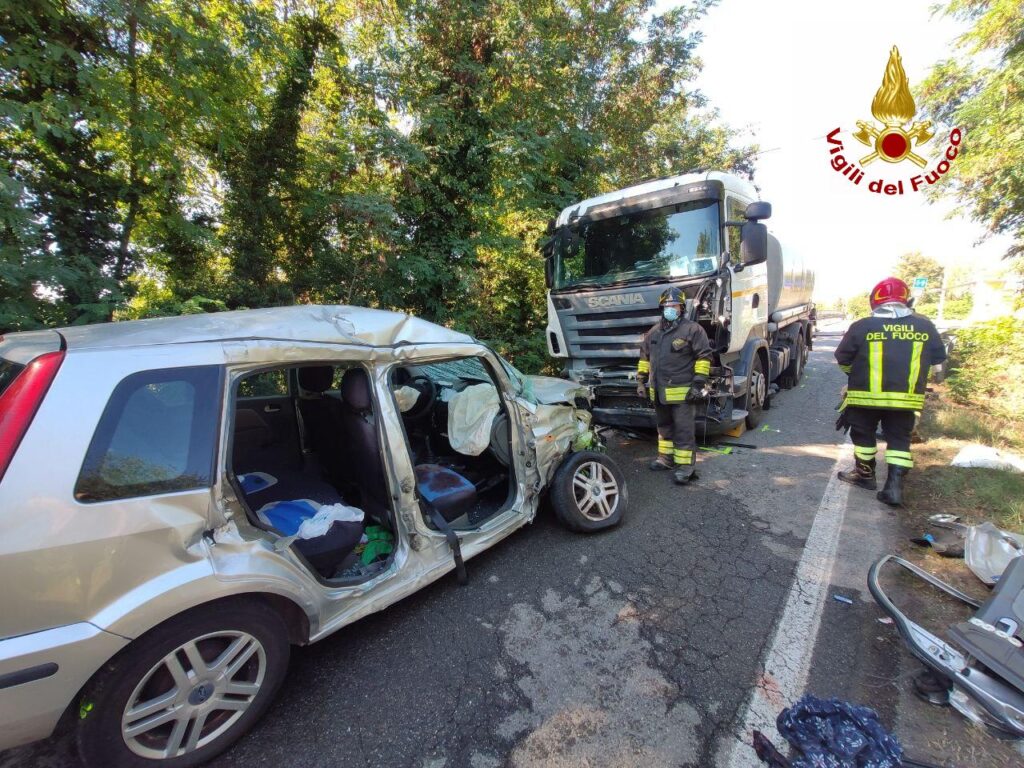 Scontro tra autocisterna e auto fra Altedo e Malalbergo