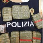 In auto con 5 chili di hashish, quattro arresti