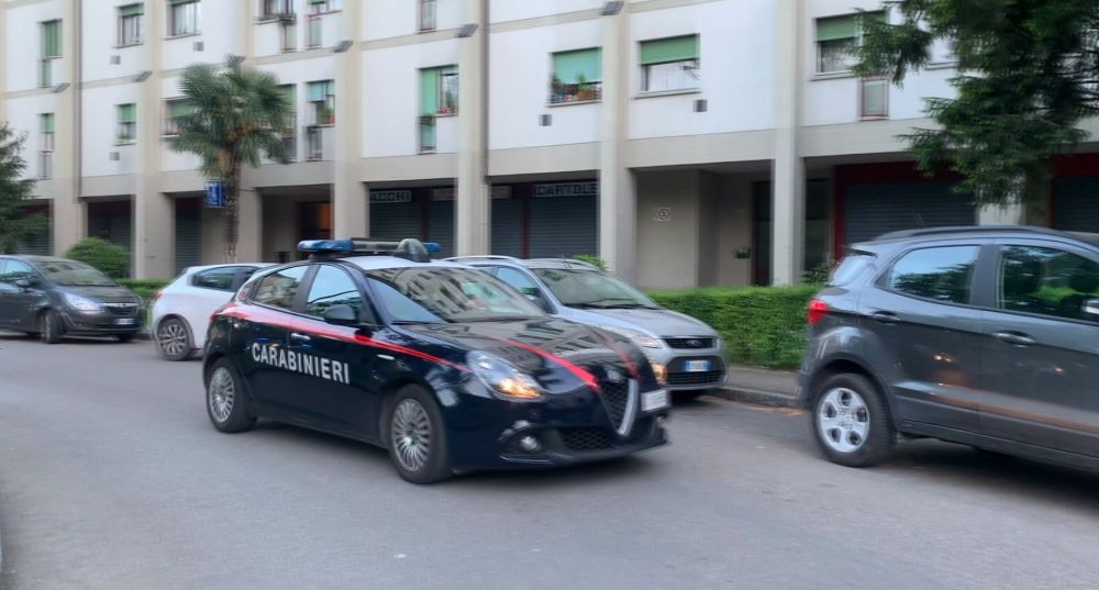 A passeggio con un tirapugni al Pilastro, denunciato 27enne