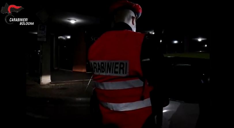 Ubriaco alla guida, ringrazia i Cc che lo denunciano