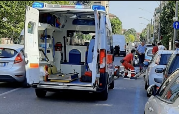 Ragazzino di 13 anni investito in via Andrea Costa