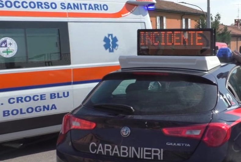 Frontale sulla Trasversale di Pianura a Granarolo, due feriti gravi