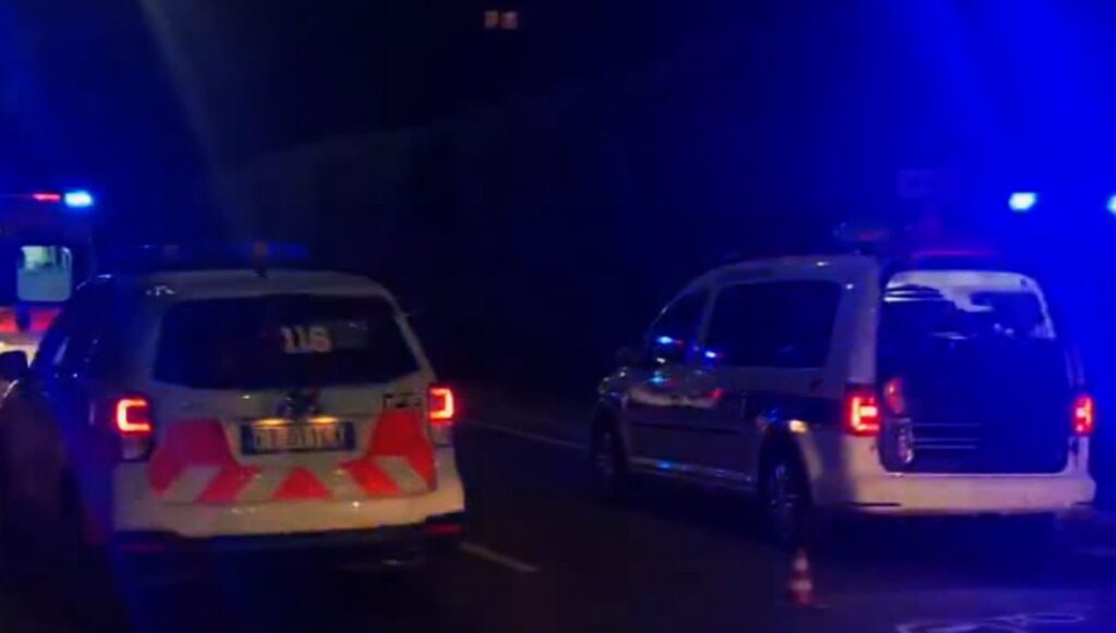 Incidente al Savena: moto sbanda alla rotonda, grave 26enne