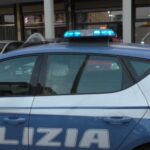 Ubriaca, minaccia operatori 118, poliziotti e avventori di un bar