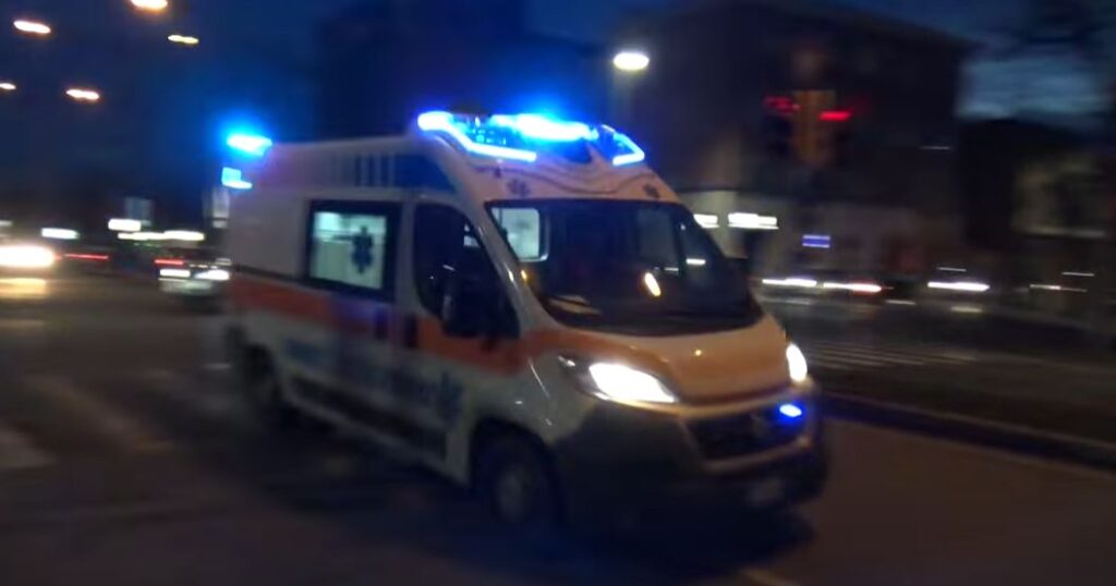 In scooter contro un cordolo, grave un 43enne di Casalecchio