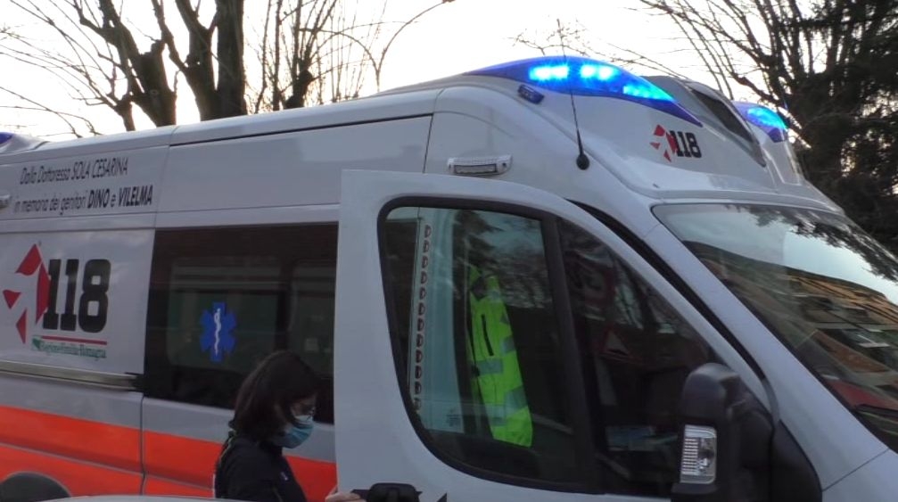 Auto contro moto a Castel San Pietro Terme, morto 68enne