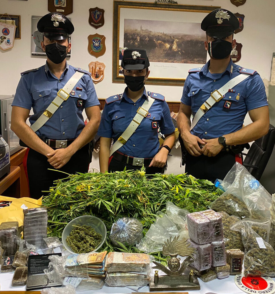 Piantagione di cannabis a Malalbergo, due arresti dei carabinieri