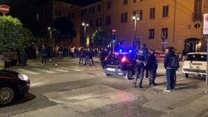 Evade dal Sant’Orsola in cerca di droga, rintracciato in piazza Aldrovandi