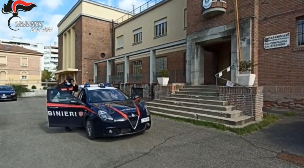 Bimba di 8 anni si perde dopo la scuola, ritrovata dai carabinieri