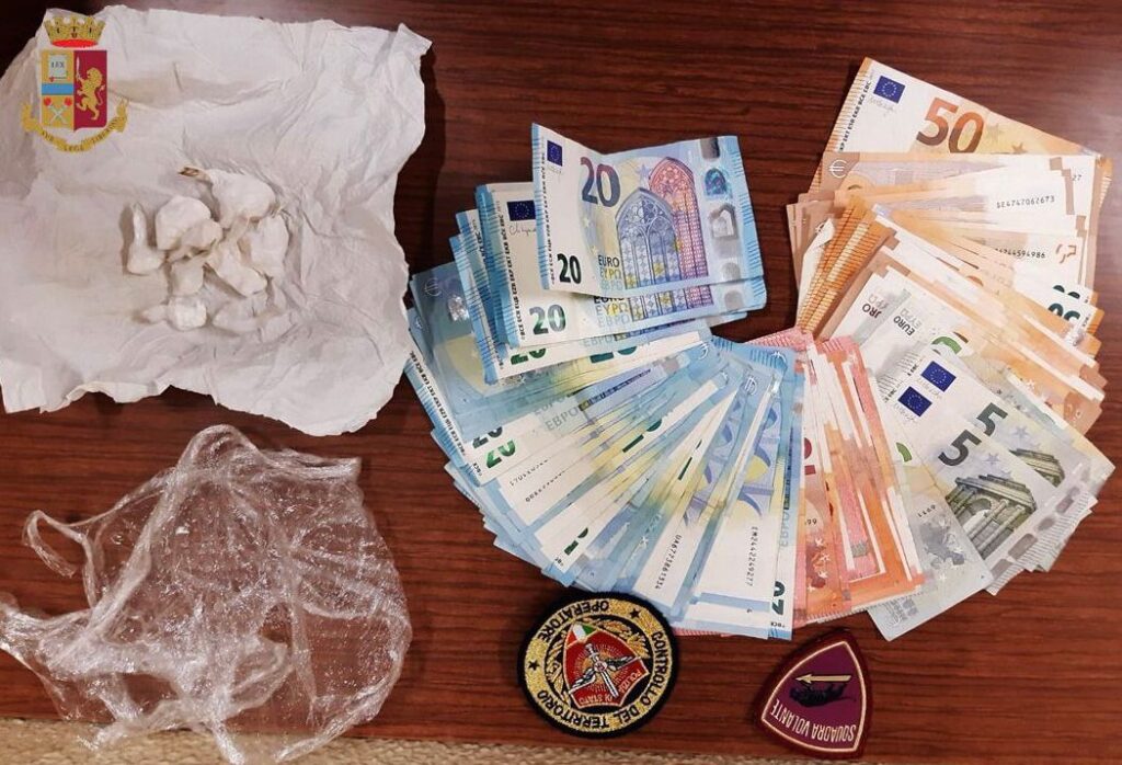 Droga: due arresti fra via del Lavoro e Porta Saragozza