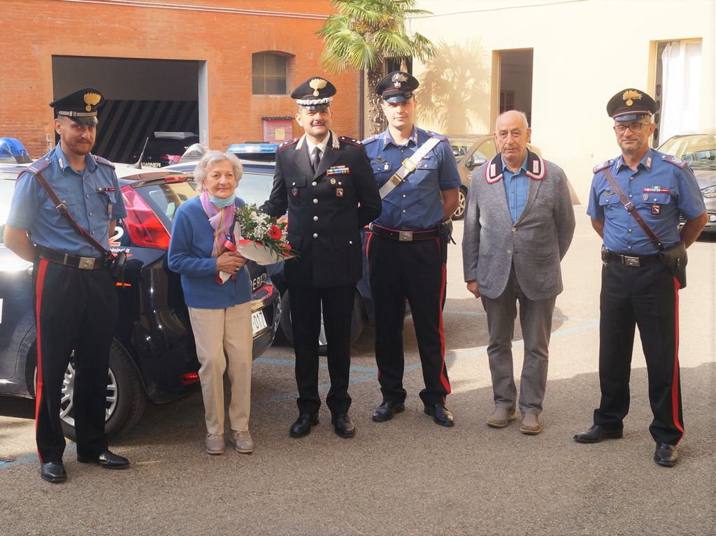 91enne derubata dalla badante, la smaschera e la fa arrestare dai carabinieri