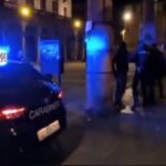 Tenta ‘spaccata’ in tabaccheria di via Petroni, ma i carabinieri lo bloccano ->VIDEO