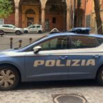 Spacciatore reagisce all’arresto, la polizia deve usare spray urticante