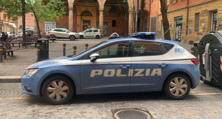 Spacciatore reagisce all’arresto, la polizia deve usare spray urticante
